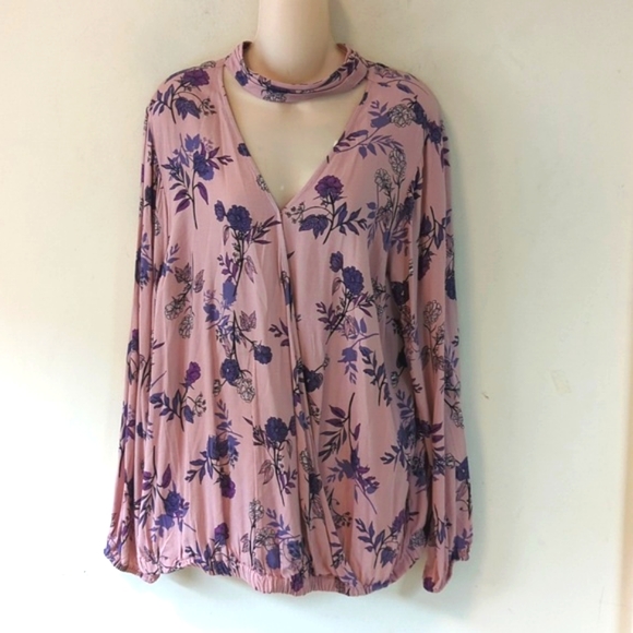 Torrid Chiffon Mock Neck Surplice Blouse - Picture 5 of 16